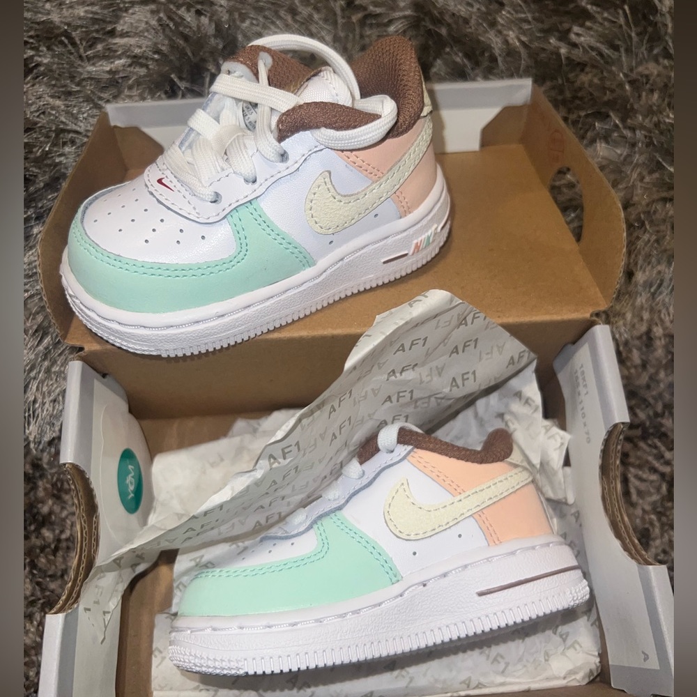 Air Force 1 LV8. Never Worn. 3c